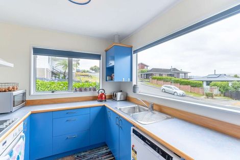 Photo of property in 35a Penryn Drive, Camborne, Porirua, 5026