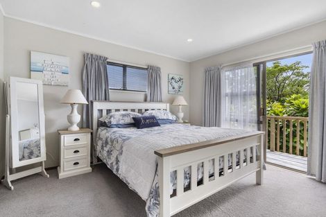 Photo of property in 5 Higham Ferrers Place, Red Beach, 0932