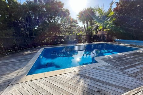 Photo of property in 12b Kimberly Grove, Greenhithe, Auckland, 0632