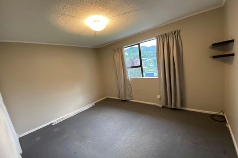 Photo of property in 2 Ruth Grove, Karori, Wellington, 6012
