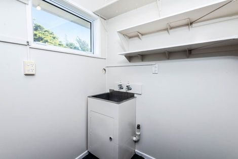 Photo of property in 12 Griffiths Grove, Newlands, Wellington, 6037