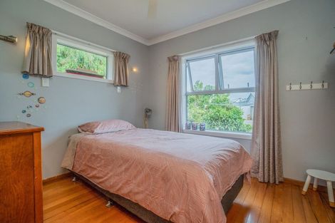 Photo of property in 18 Hill Crescent, Papakura, 2110