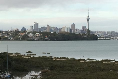 Photo of property in 2/28 Walter Street, Hauraki, Auckland, 0622