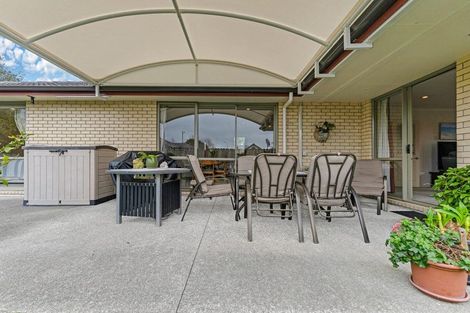 Photo of property in 4 Fairford Avenue, Henderson, Auckland, 0612