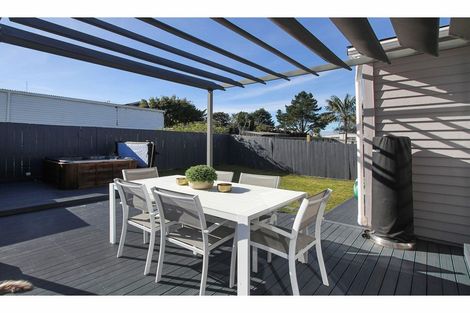 Photo of property in 103 Royal Road, Massey, Auckland, 0614