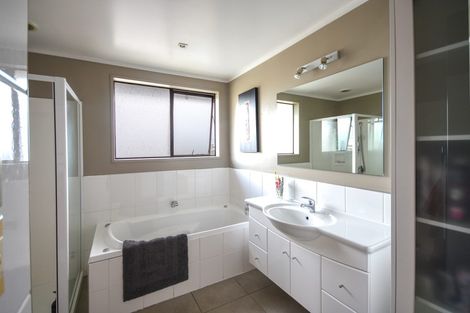 Photo of property in 11 Windsor Place, Mosgiel, 9024