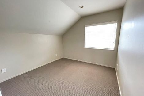 Photo of property in 2/19 Nimstedt Avenue, Oteha, Auckland, 0632