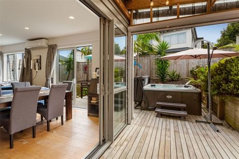 Photo of property in 21 Tawa Place, Orewa, 0931