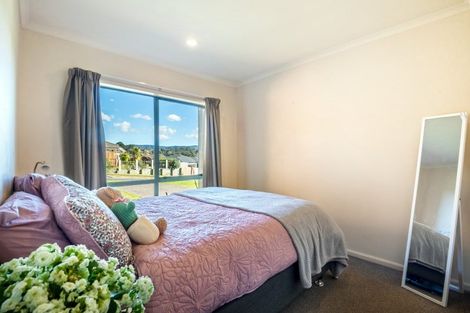Photo of property in 15 Hercules Drive, Henderson, Auckland, 0612