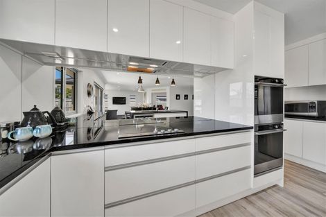 Photo of property in 11 Keene Drive, Bell Block, New Plymouth, 4312