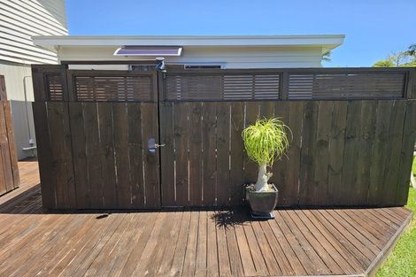 Photo of property in 17b Arkles, Arkles Bay, Whangaparaoa, 0932