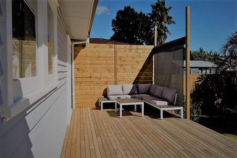 Photo of property in 12 Kambalda Street, Mangere Bridge, Auckland, 2022