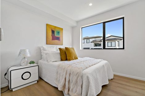 Photo of property in 20 Mara Way, Sunnyvale, Auckland, 0612