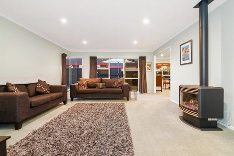 Photo of property in 16 Sunny Dale, Western Heights, Hamilton, 3200