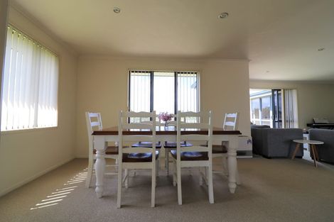 Photo of property in 14 Farleigh Close, Huntington, Hamilton, 3210