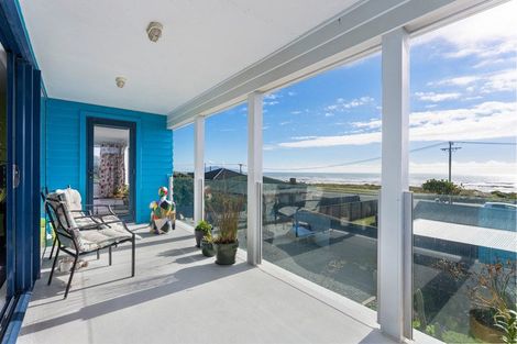 Photo of property in 100b Marine Parade, Otaki Beach, Otaki, 5512