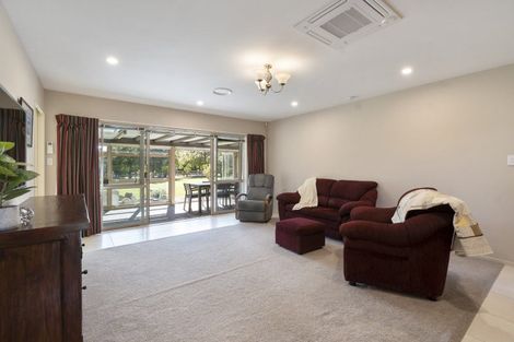 Photo of property in 98 Polson Hill Drive, Aokautere, Palmerston North, 4471