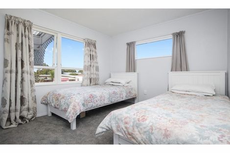 Photo of property in 57 Victoria Avenue, Waiuku, 2123