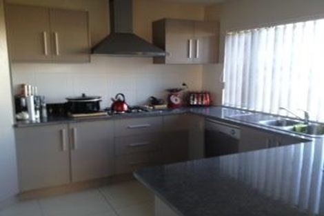 Photo of property in 11 Riverglade Parkway, Te Atatu South, Auckland, 0610