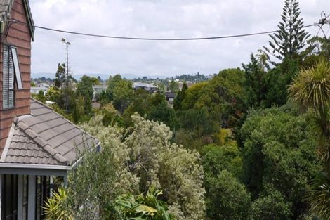 Photo of property in 1/406 East Coast Road, Sunnynook, Auckland, 0630