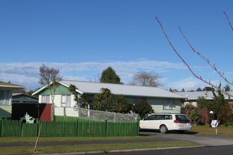 Photo of property in 15 Lindsay Crescent, Nawton, Hamilton, 3200