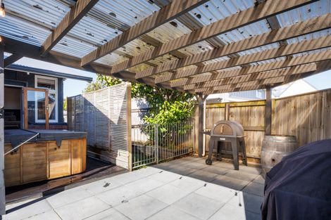 Photo of property in 116 Heretaunga Street, Palmerston North, 4414