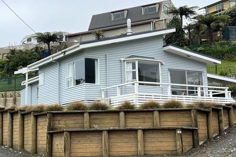 Photo of property in 8 Tainui Street, Mokau, 4376