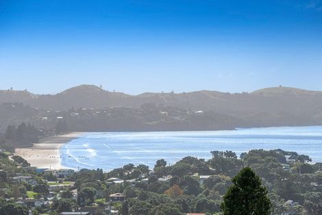 Photo of property in 236 Whangaparaoa Road, Red Beach, 0932