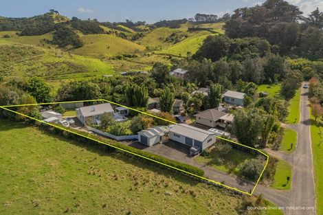 Photo of property in 17 Cemetery Road, Kuaotunu, Whitianga, 3592