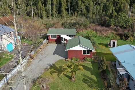 Photo of property in 51 Main Road, Harihari, 7884