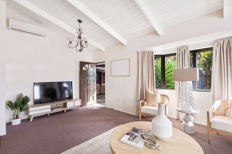 Photo of property in 38 Carlton Terrace, Westown, New Plymouth, 4310