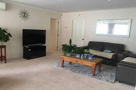 Photo of property in 18 Heyington Way, East Tamaki Heights, Auckland, 2016