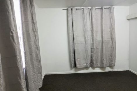 Photo of property in 16 Albert Road, Kelston, Auckland, 0602