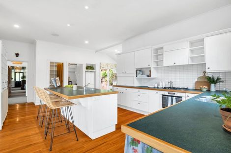 Photo of property in 40 Reserve Terrace, Lyttelton, 8082