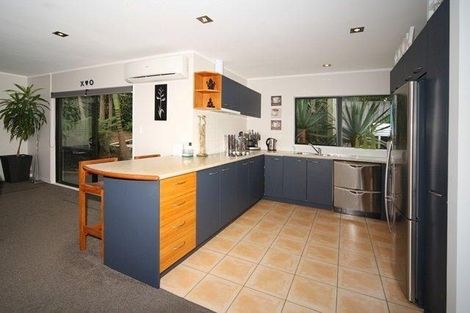 Photo of property in 14 Varlene Terrace, Forrest Hill, Auckland, 0620