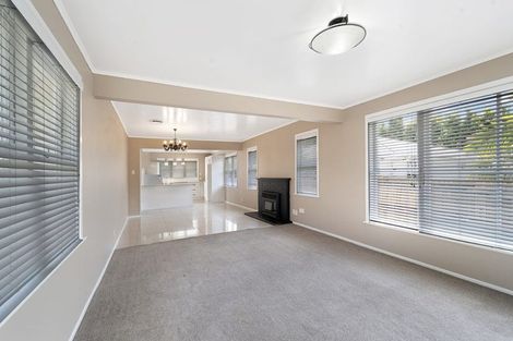Photo of property in 16 Coniston Avenue, Te Atatu South, Auckland, 0610