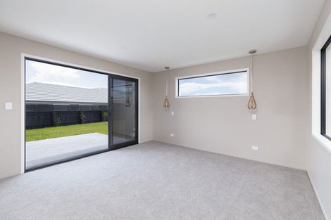 Photo of property in 2 Marsden Place, Hurworth, New Plymouth, 4310