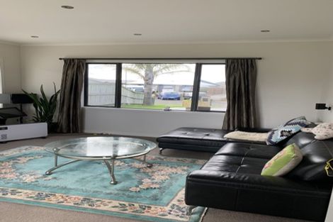 Photo of property in 37 Piwakawaka Court, Rototuna North, Hamilton, 3210