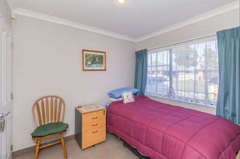 Photo of property in 5 Campbell Grove, Levin, 5510