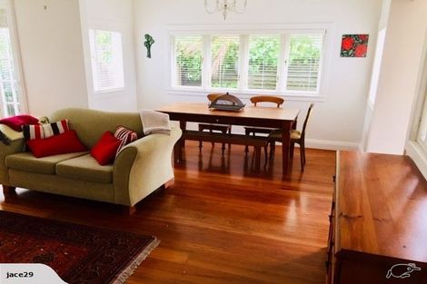 Photo of property in 10 Faulkner Road, Northcote Point, Auckland, 0627