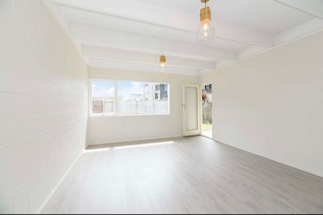 Photo of property in 5/5 Keeling Road, Henderson, Auckland, 0612