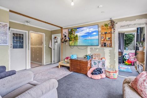 Photo of property in 37 Queen Street, Otautau, 9610