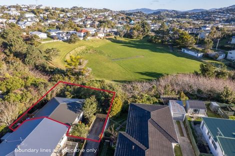 Photo of property in 21b Colchester Crescent, Newlands, Wellington, 6037