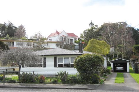 Photo of property in 4 Waverley Street, Waipawa, 4210