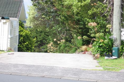 Photo of property in 1/19 Target Road, Totara Vale, Auckland, 0629