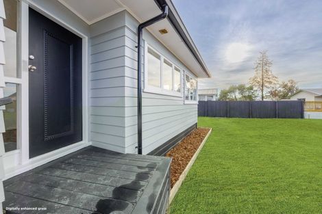 Photo of property in 13 Latham Stubbs Crescent, Waipawa, 4210