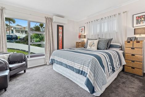 Photo of property in 11a Mizpah Road, Waiake, Auckland, 0630