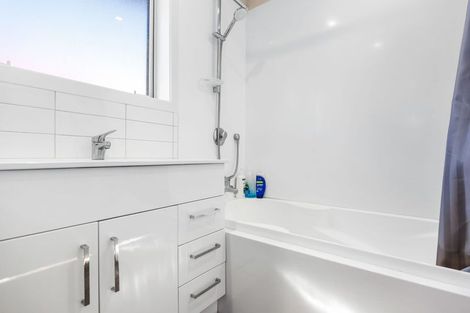 Photo of property in 14 Withells Road, Avonhead, Christchurch, 8042