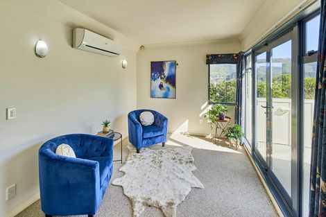 Photo of property in 25 Rangatira Road, Tawa, Wellington, 5028