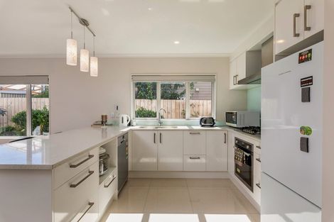 Photo of property in 6 Papahou Lane, Papatoetoe, Auckland, 2025